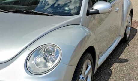 Artisan sellier pour rénovation d'un cabriolet new beetle à Lyon